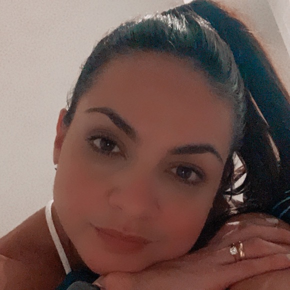 Meet your Posher, Stteffanie - Picture 1 of 1